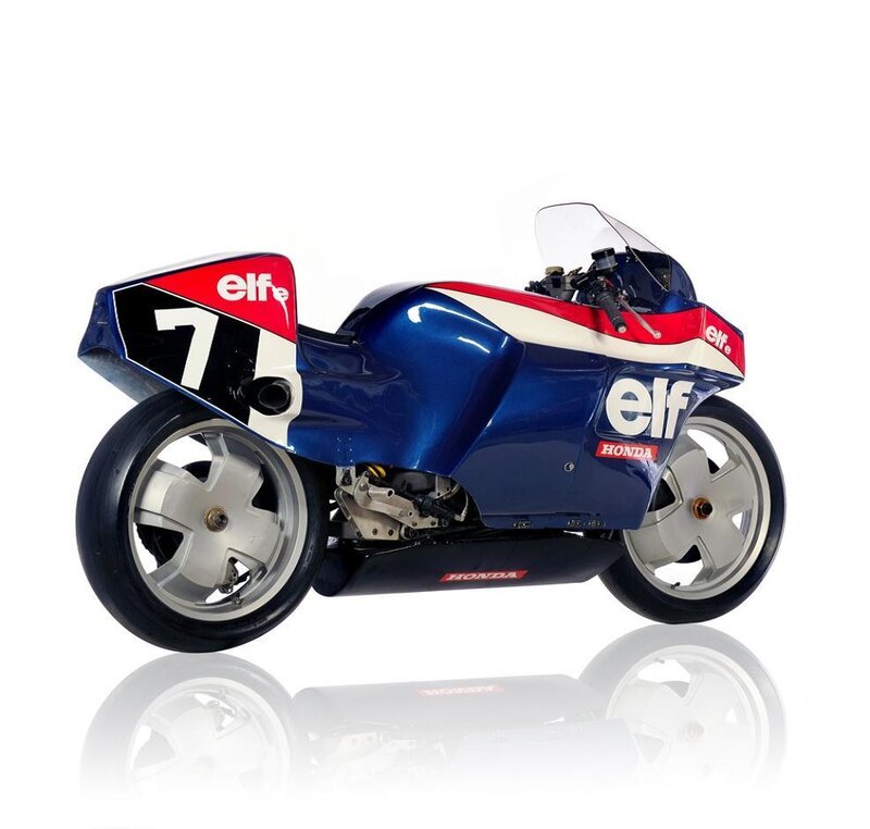 blue racing motorcycle
