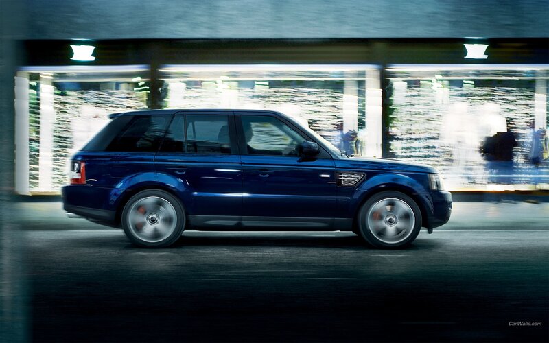 Blue Range Rover Suv — Dynamic, Night, Photograph