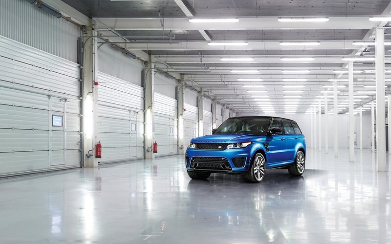 Blue Range Rover Suv — Industrial