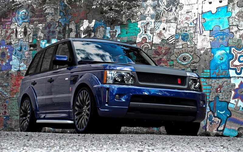 Blue Range Rover Suv — Urban, Afternoon