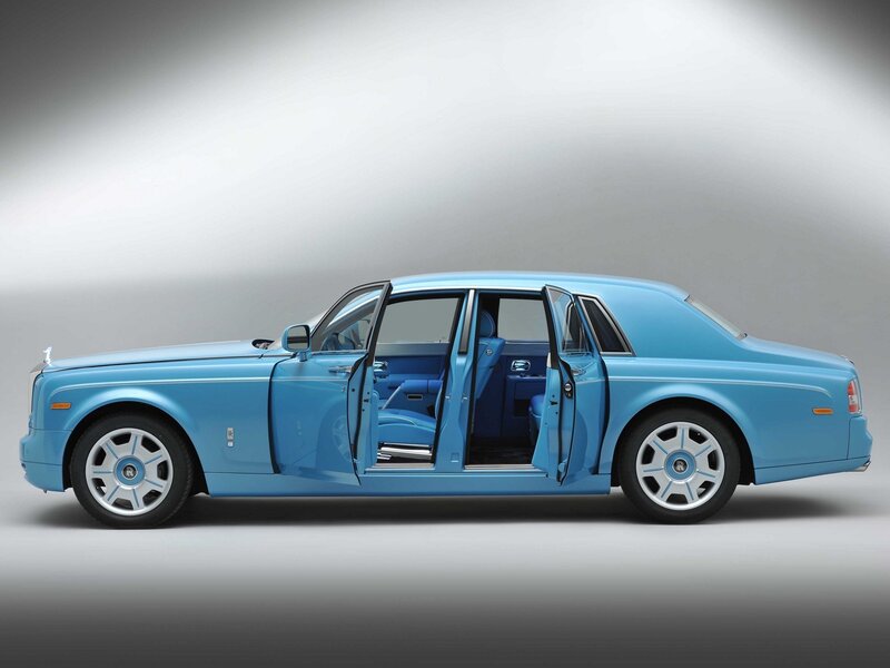Blue Rolls-Royce Phantom