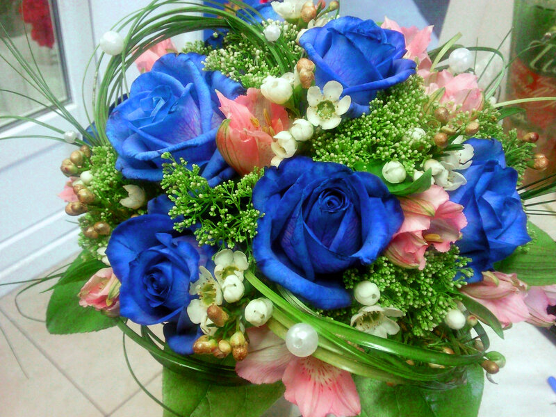 Blue Rose Bouquet — Festive