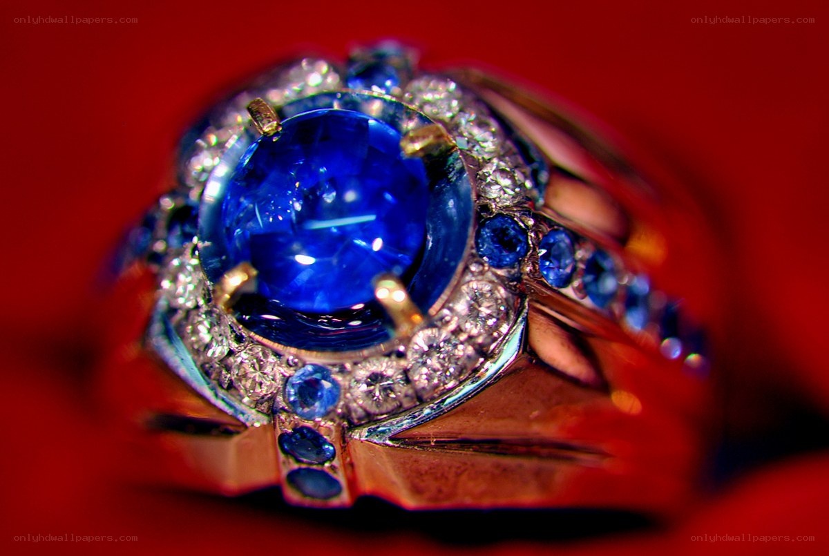 Blue sapphire ring with diamonds