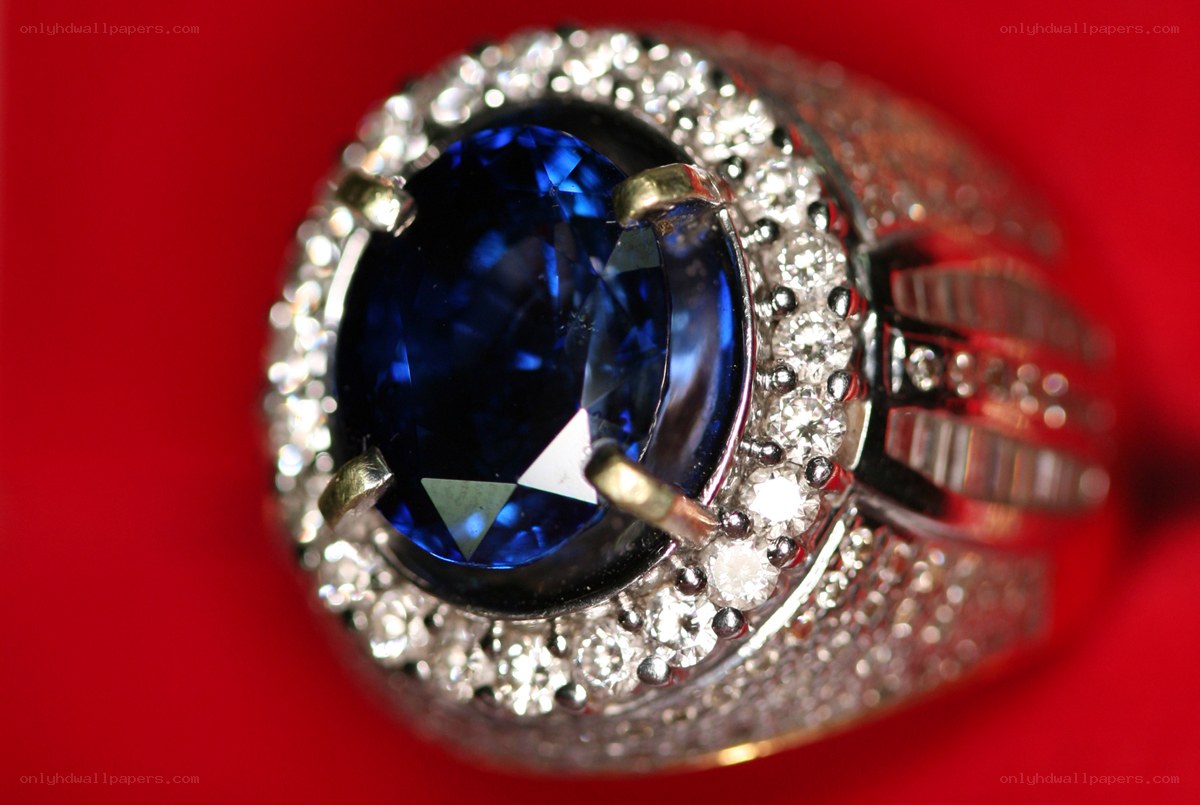 Blue sapphire ring with diamonds
