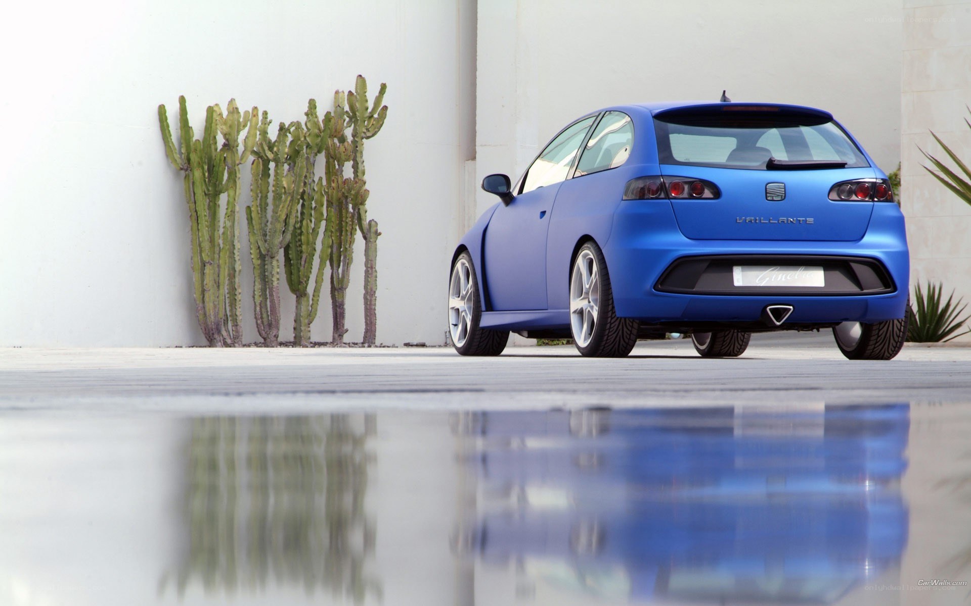 Blue SEAT Leon concept car