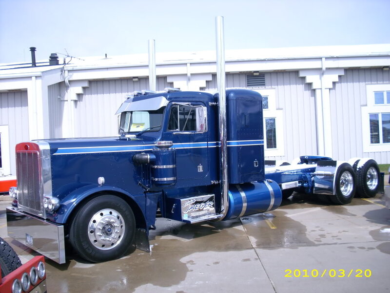 Blue Semi-truck — Neutral, Afternoon, Photograph, Building