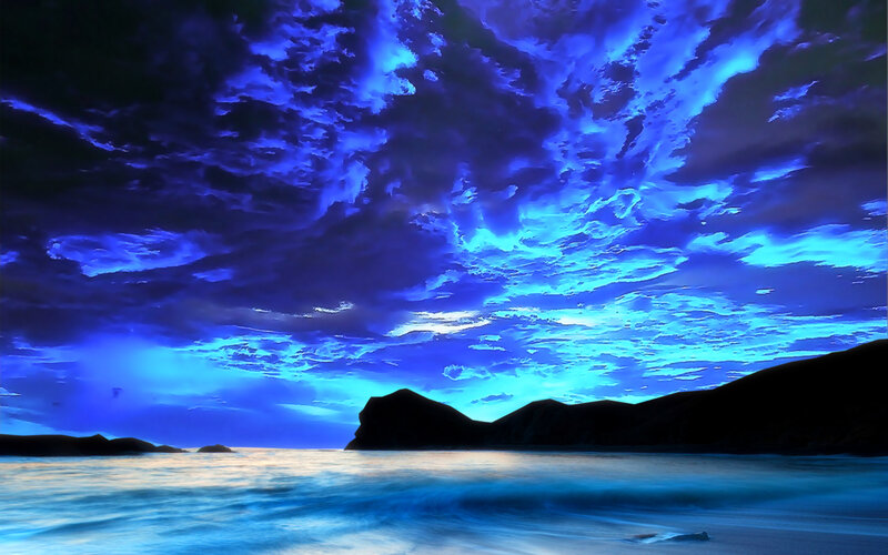 Blue Sky over Ocean — Dramatic