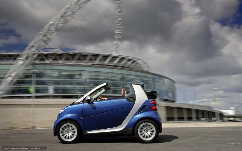 Blue Smart Car — Dynamic