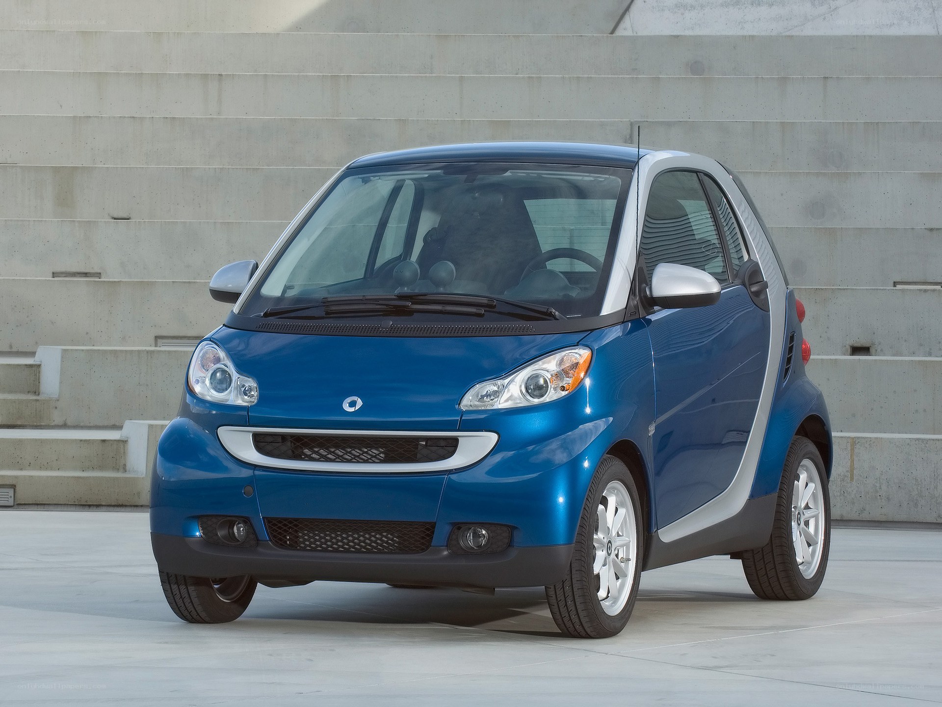 Blue smart fortwo car
