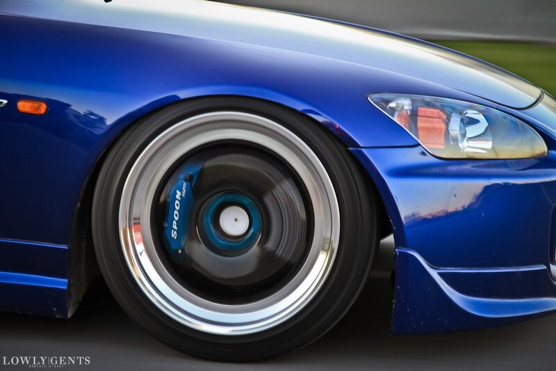 blue sports car wheel