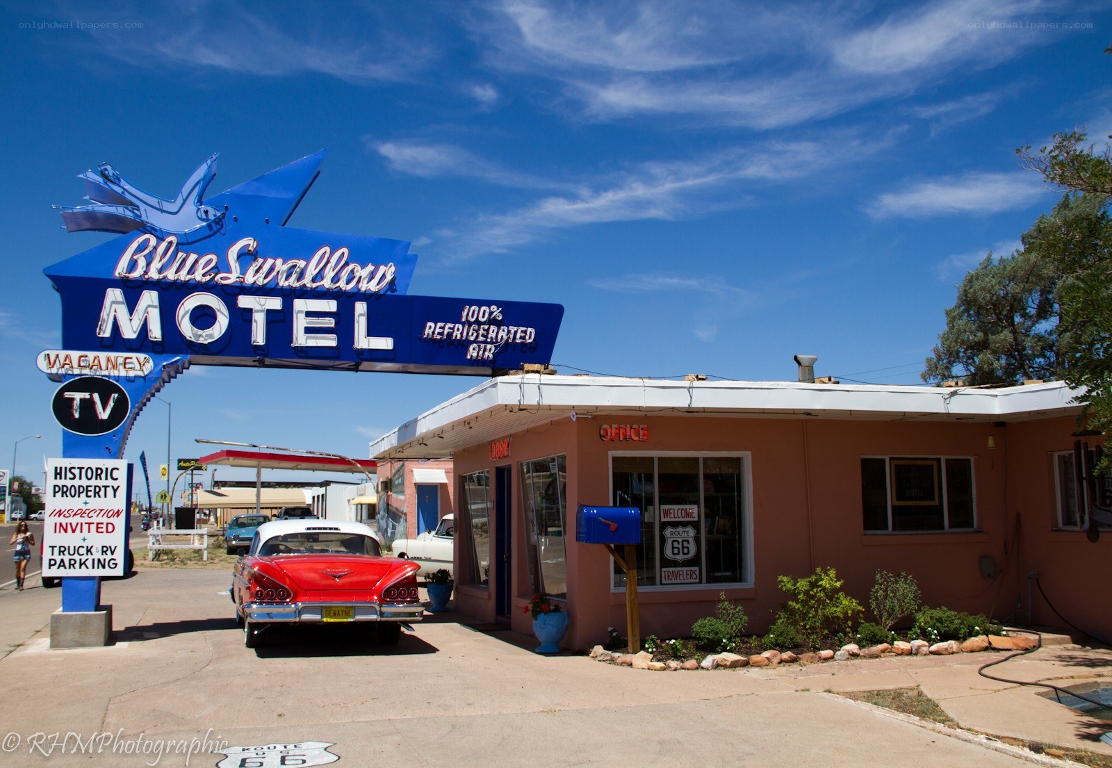 Blue Swallow Motel sign