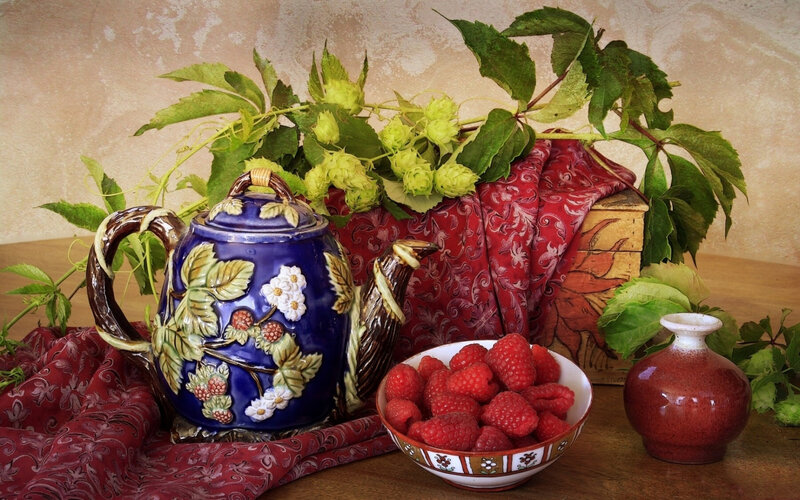 Blue Teapot with Raspberries — Calm