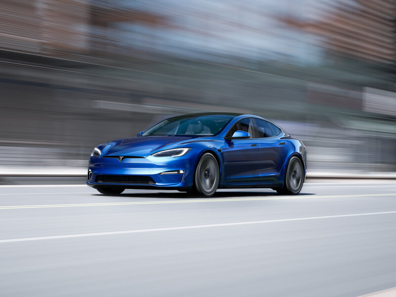 Blue Tesla Model S — Dynamic