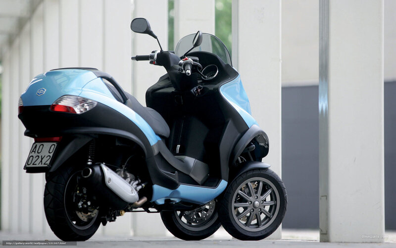 Blue Three-wheeled Scooter — Light Blue