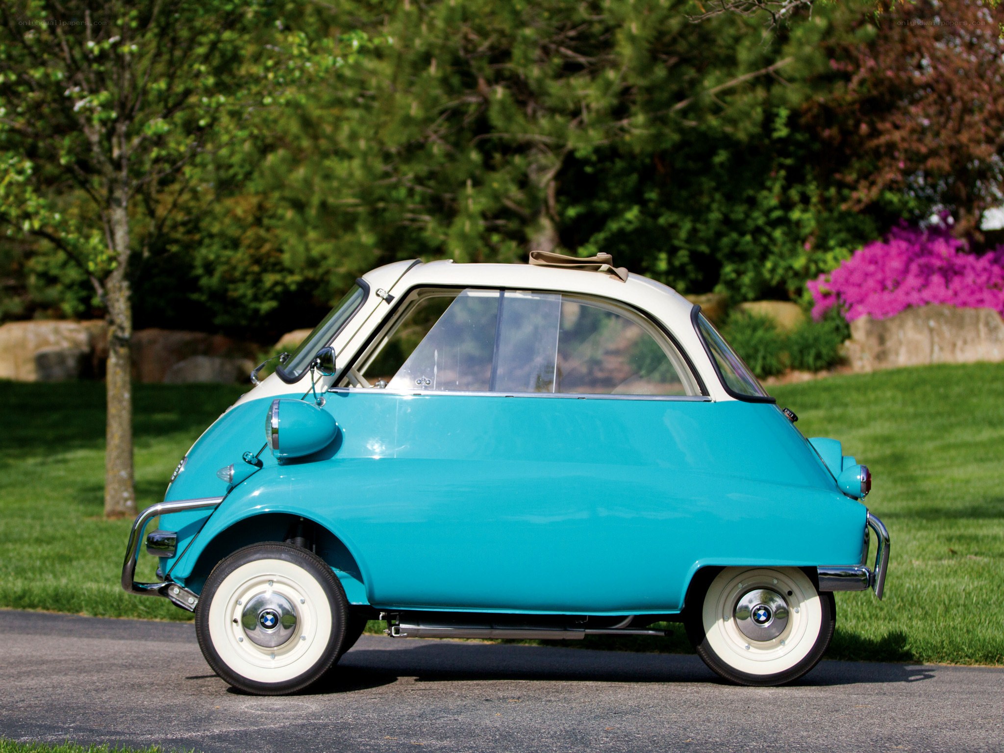 Blue vintage BMW Isetta