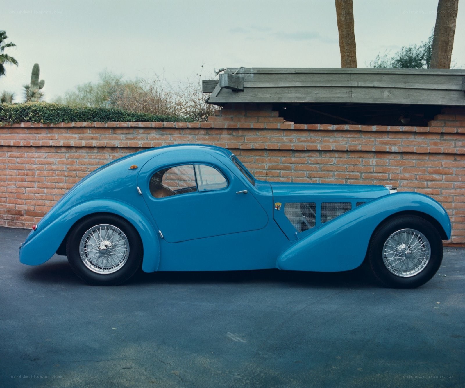 Blue vintage Bugatti car