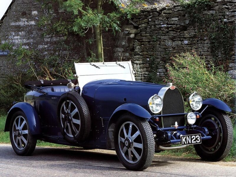 Blue vintage Bugatti car