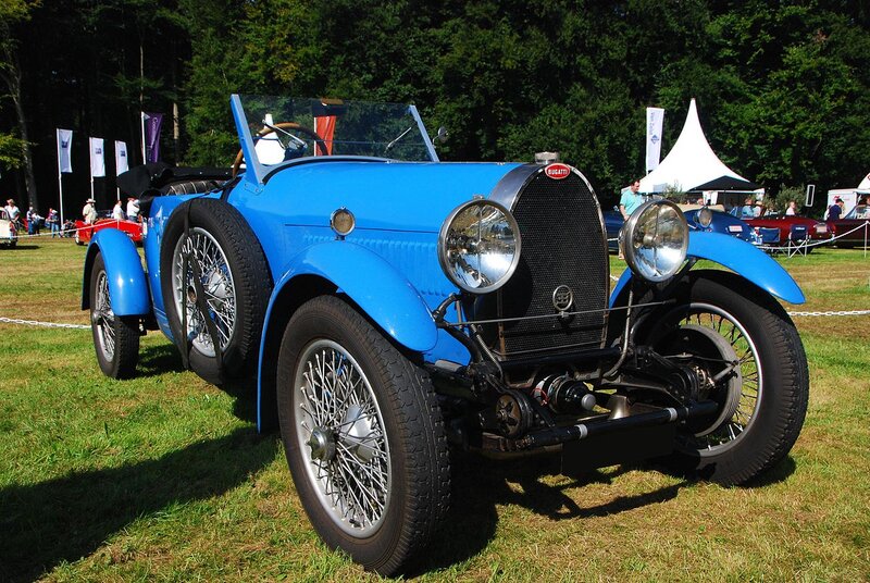 Blue Vintage Bugatti Car — Outdoor