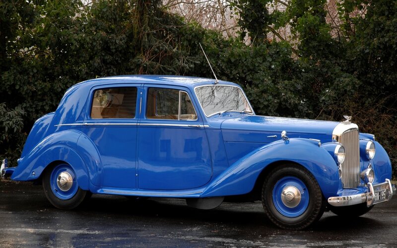 blue vintage car