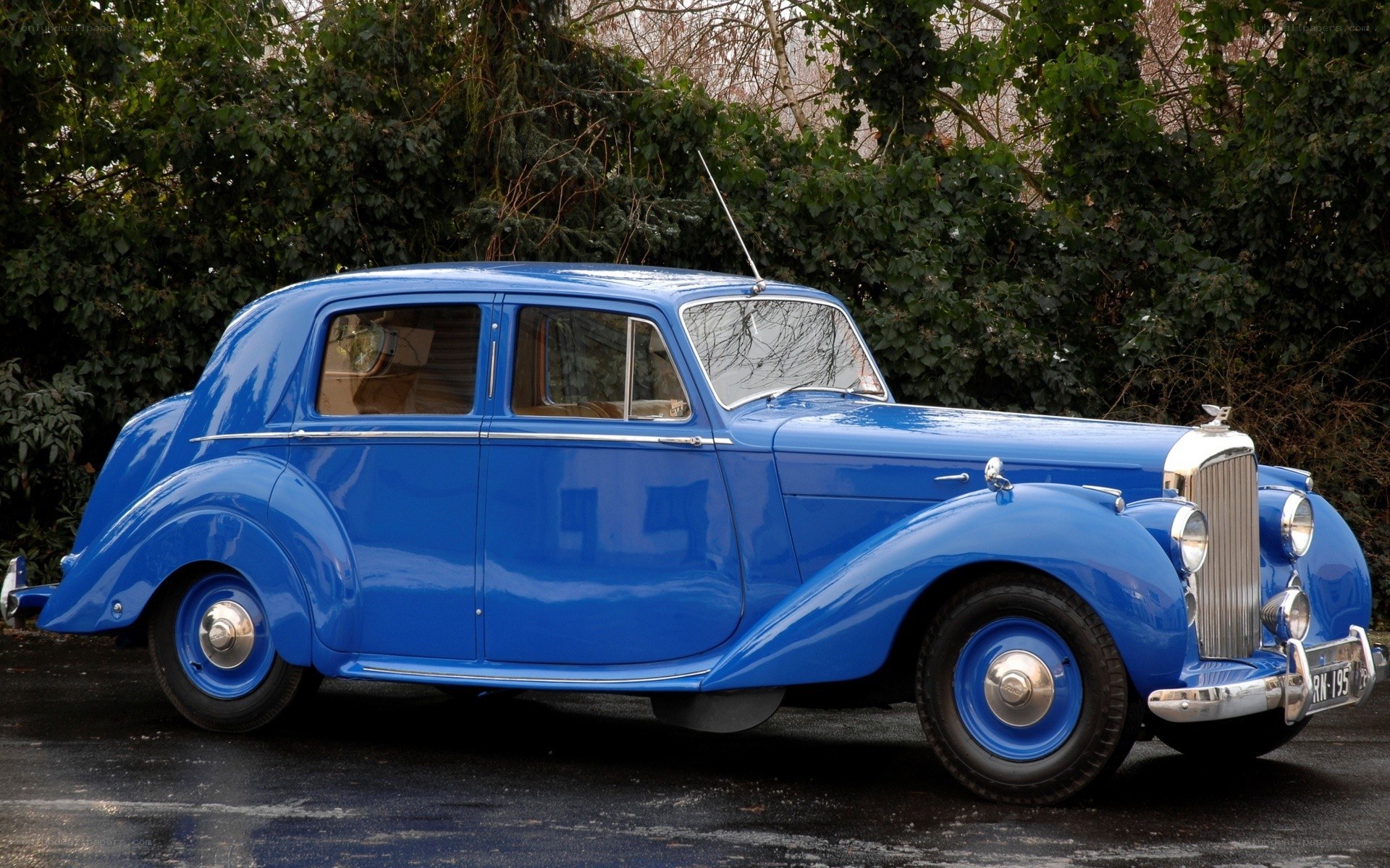 blue vintage car