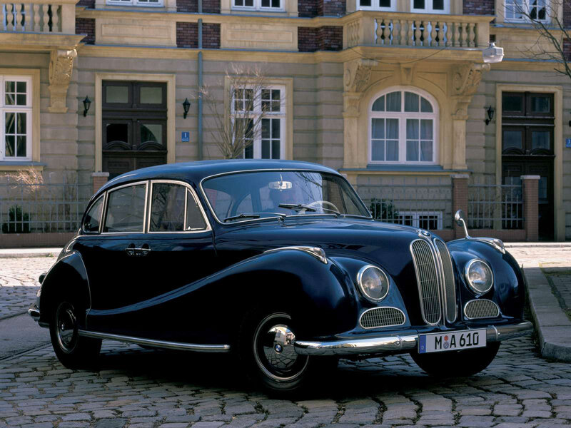Blue Vintage Car — Black, Calm