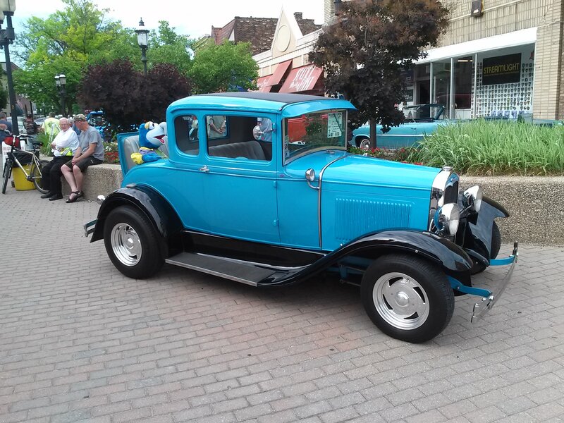 Blue Vintage Car — Calm, Afternoon, Photograph, People