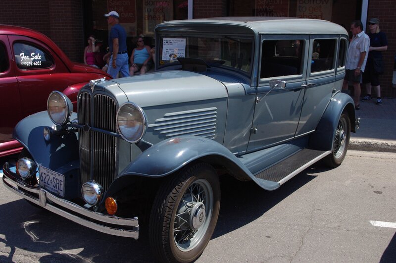 Blue Vintage Car — Gray