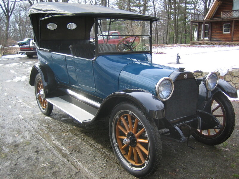Blue vintage car in winter
