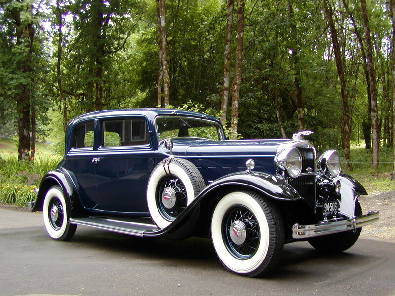Blue Vintage Car — Serene, Afternoon