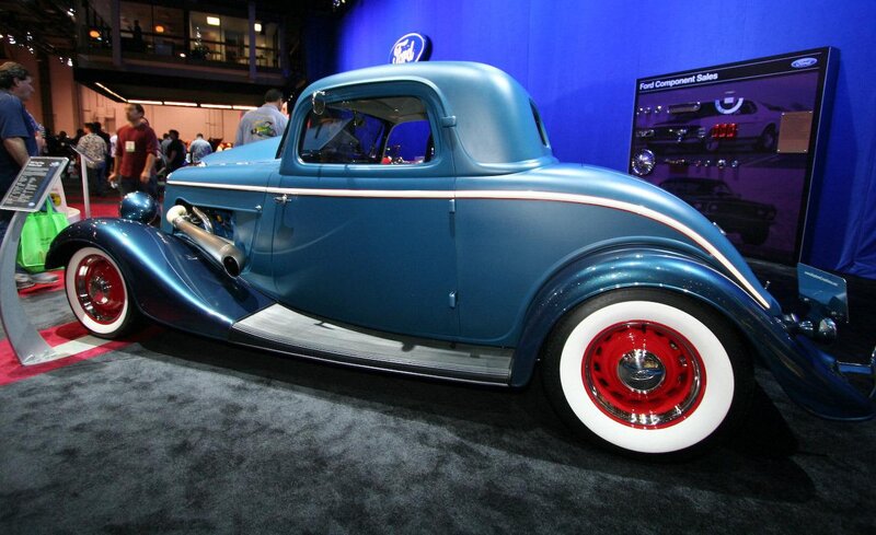 Blue Vintage Car — Showroom