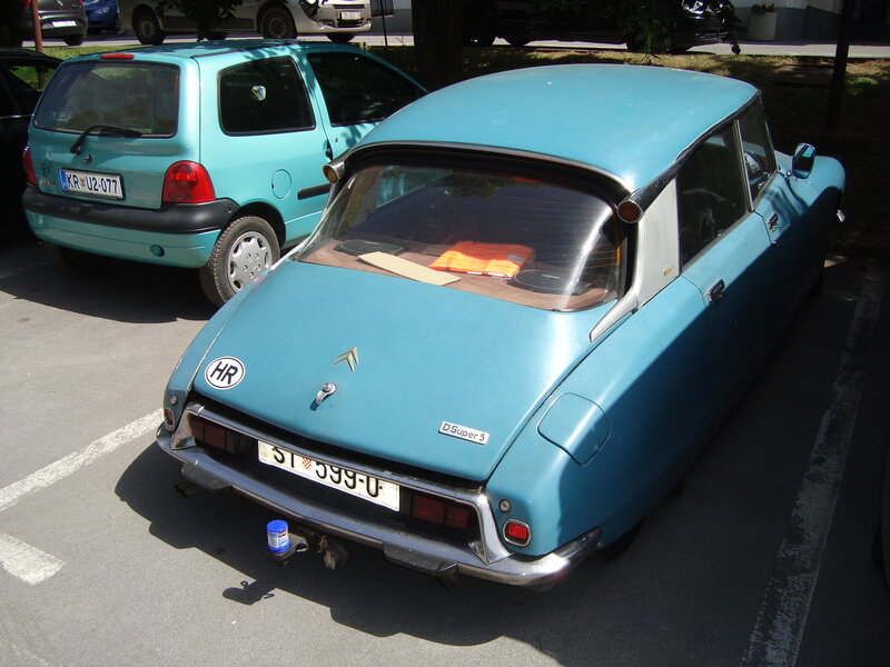 Blue vintage Citroën parked