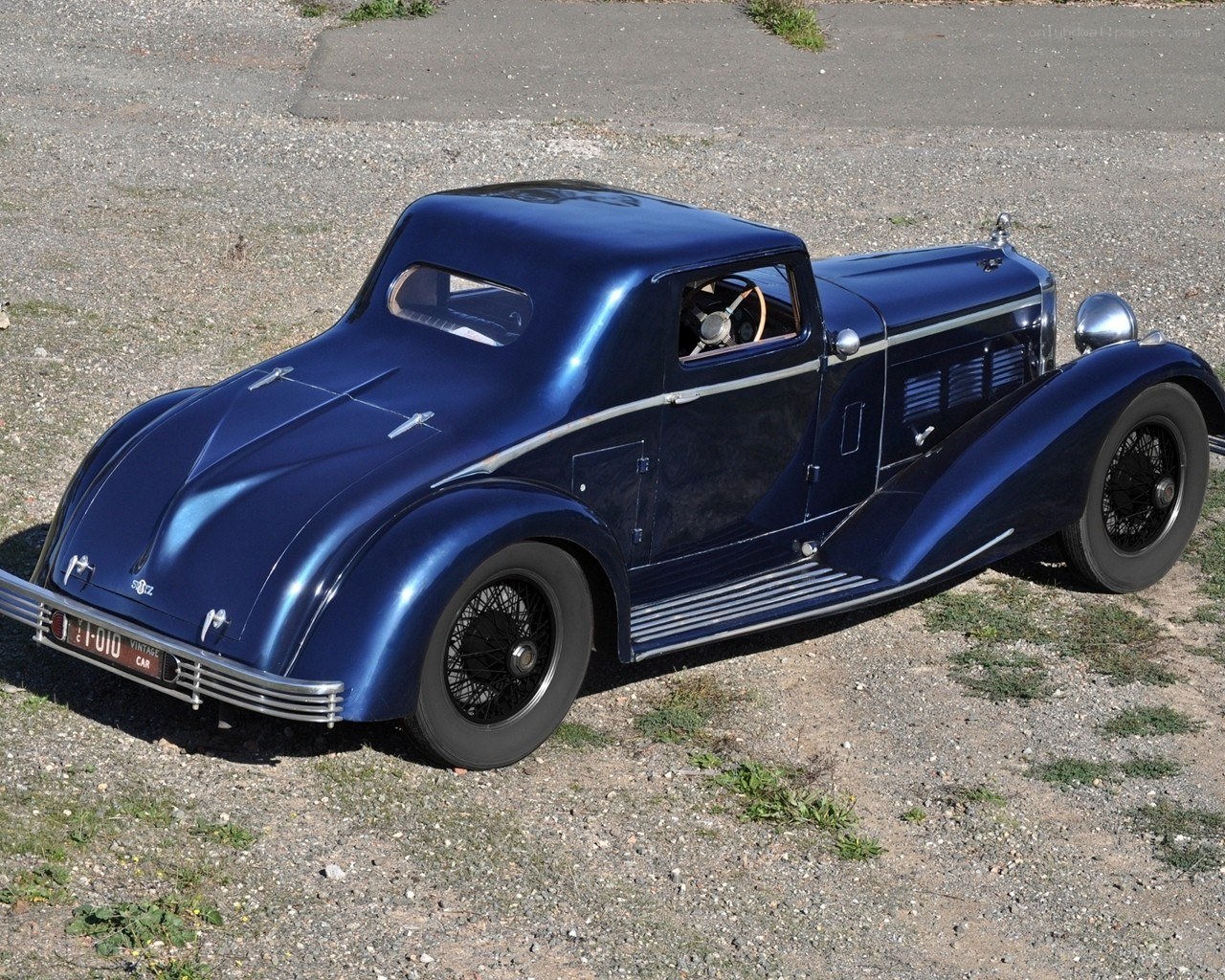 Blue vintage coupe car