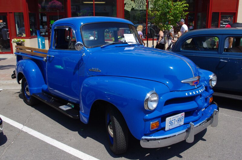 Blue Vintage Pickup Truck — Bright