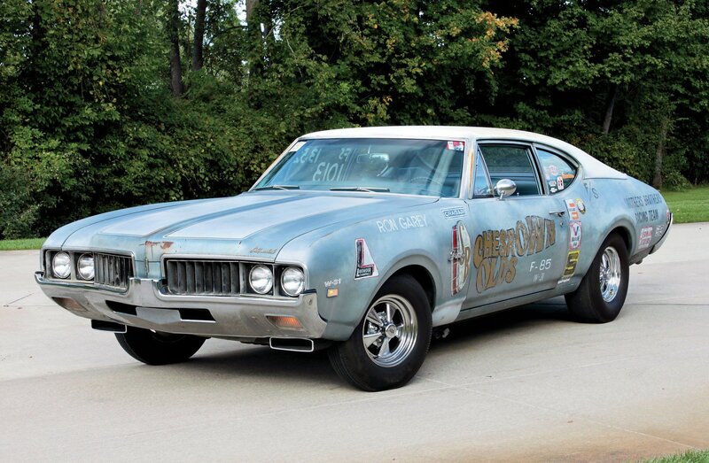 Blue Vintage Race Car — Gray