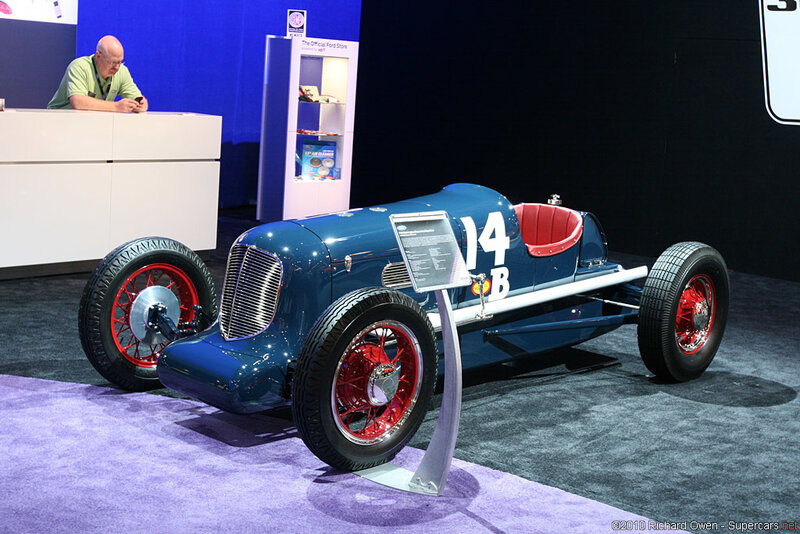 Blue Vintage Race Car — Neutral