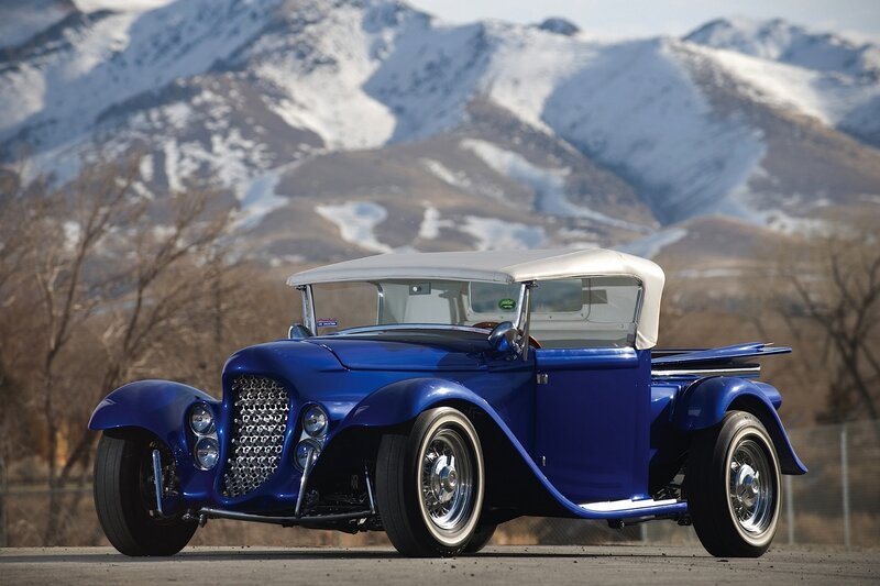 Blue Vintage Roadster — Serene