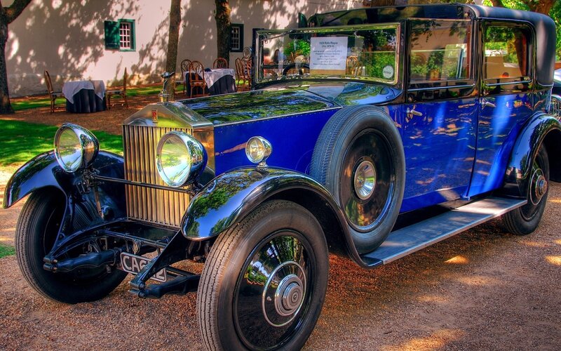 Blue Vintage Rolls-Royce — Serene
