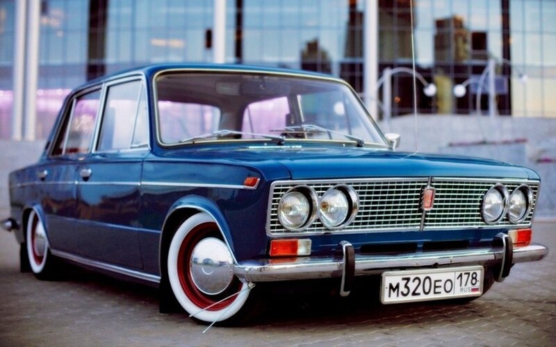 Blue Vintage Sedan — Calm