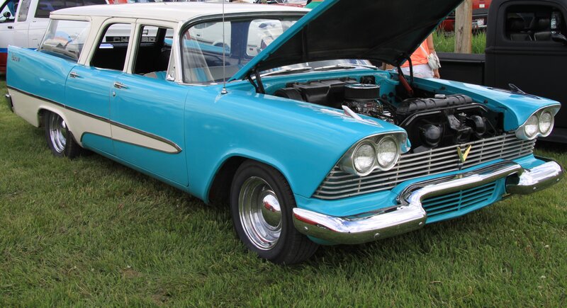 Blue Vintage Station Wagon — Calm