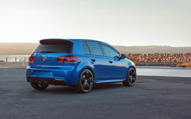 blue volkswagen golf r