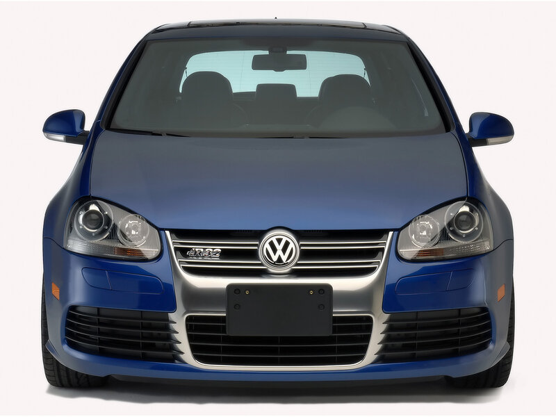 Blue Volkswagen Golf R32 — Neutral