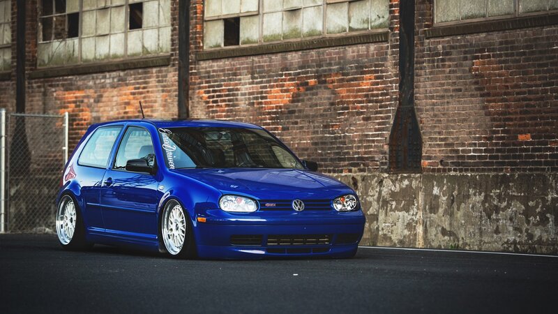 Blue Volkswagen Golf — Urban