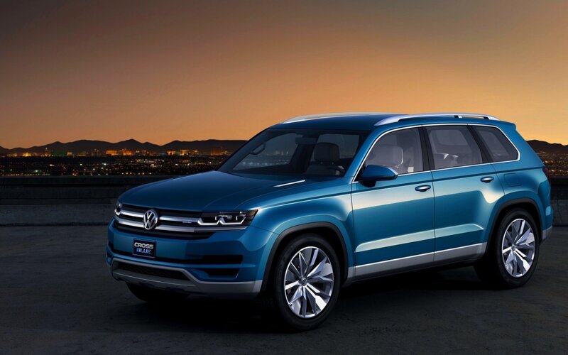 Blue Volkswagen Suv — Dramatic, Sunset