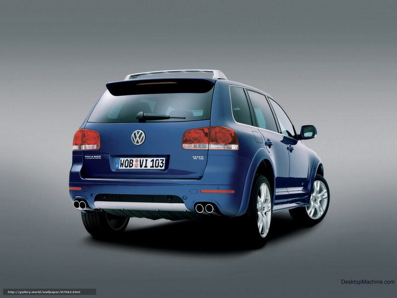 blue volkswagen touareg