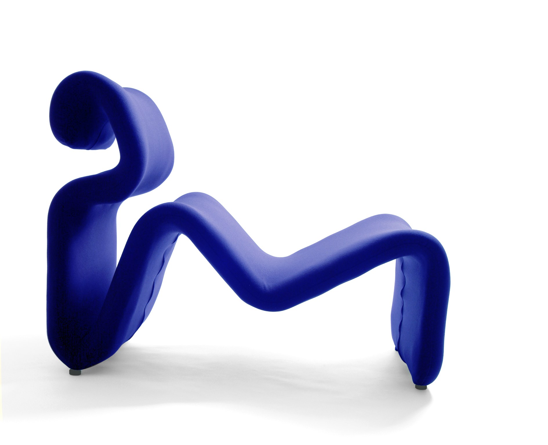 blue w-shaped lounge chair