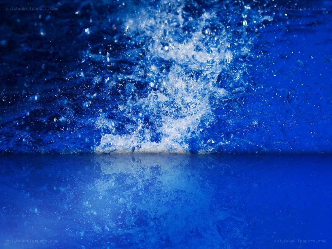 Blue water splash