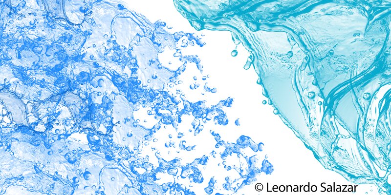 Blue Water Splashing — Dynamic