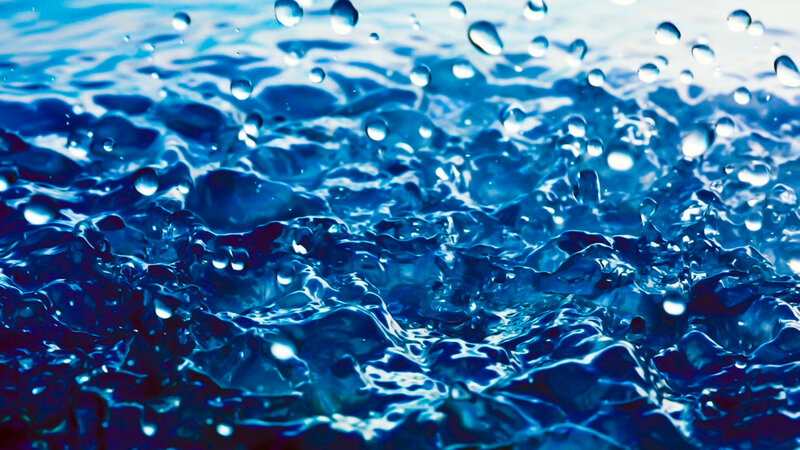 Blue Water Surface — Dynamic