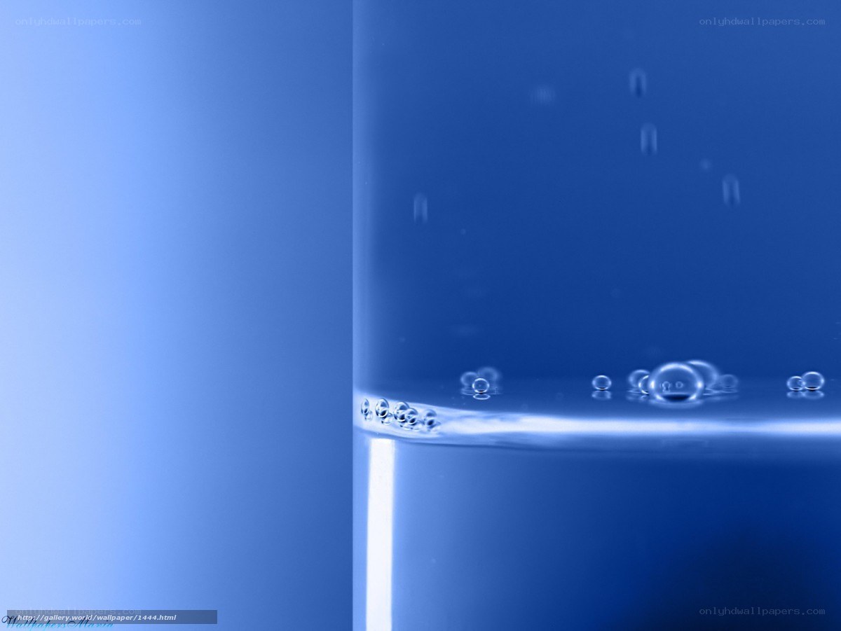 Blue water with bubbles