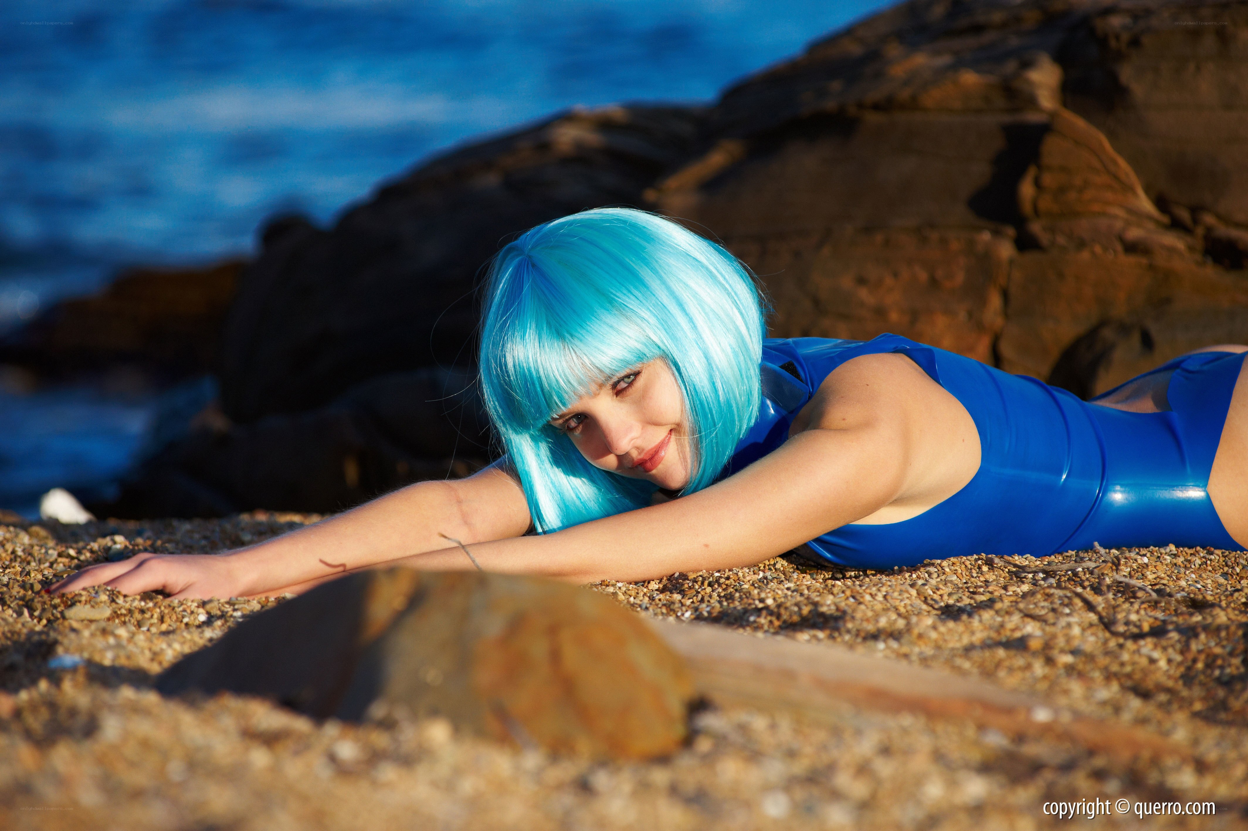 blue wig beach cosplayer